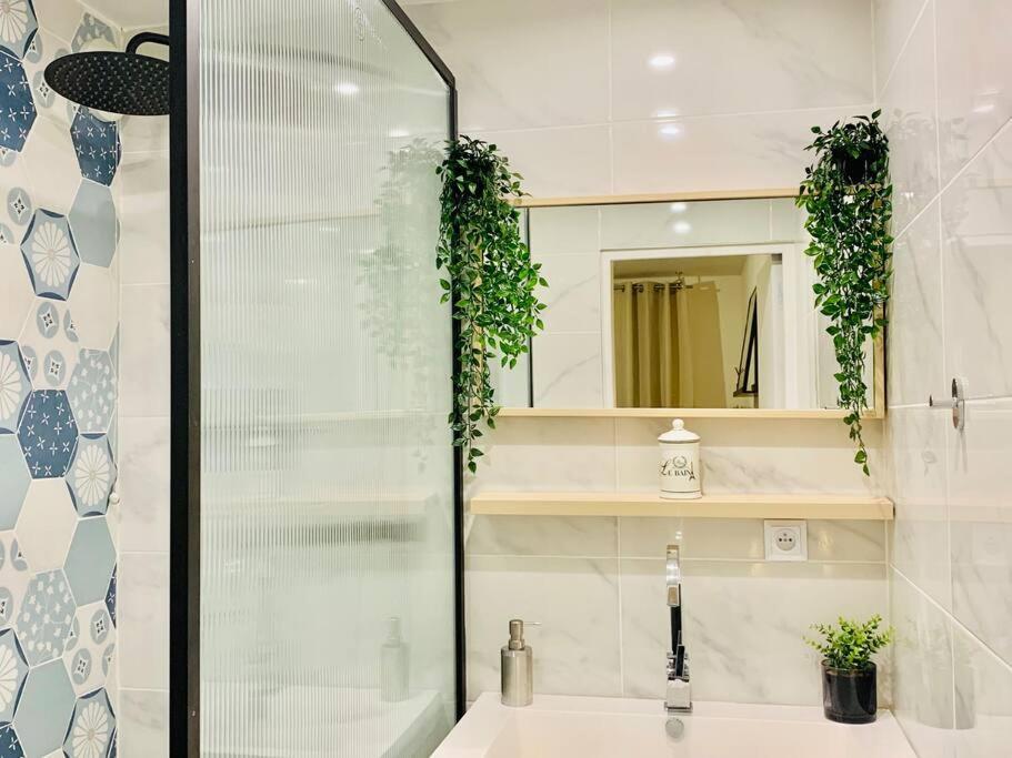 Appartement T2 Ideal Pour Familles Ou Sejour D Affaire أورْجونْتُيْ المظهر الخارجي الصورة